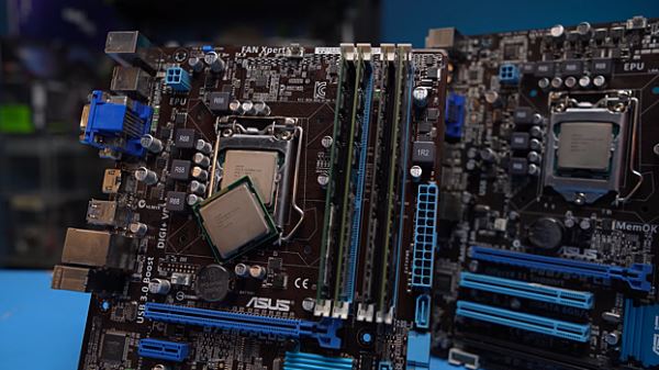 Раритетный однорядерный Intel для LGA 1155 проверили в играх и софте