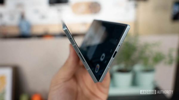 Похоже, такое может только Samsung. Компания сделала суперпрочный экран для Galaxy Z Fold7: его можно четыре года складывать при температуре минус 20 градусов Цельсия