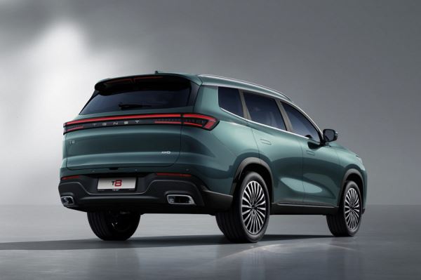 Эту машину начали выпускать в России вместо Volkswagen Tiguan. Представлен Tenet T8 с полным приводом уже в базовой версии