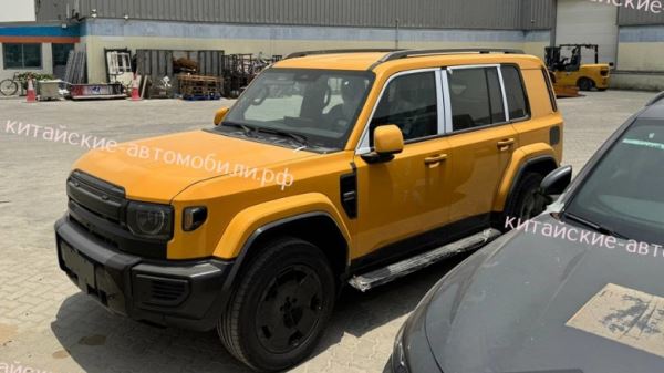 Вот такой клон Land Rover Defender от Chery приедет в Россию: опубликованы живые фото первого внедорожника iCAUR