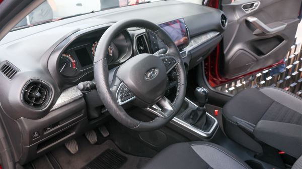«Два миллиона за топ» — за сколько реально дилеры будут продавать Lada Iskra