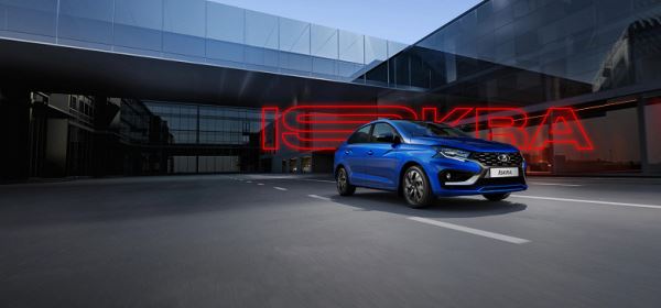 Машин всё равно предостаточно: АвтоВАЗ приостанавливает сборку Lada до второй половины августа 2025