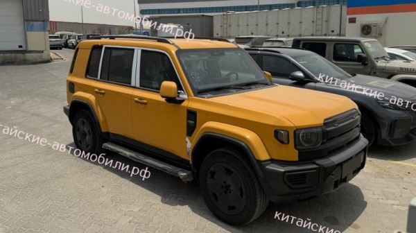 Вот такой клон Land Rover Defender от Chery приедет в Россию: опубликованы живые фото первого внедорожника iCAUR