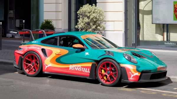 Дуа Липа продаёт свой уникальный Porsche 911 GT3 RS — и это настоящий шедевр на колёсах