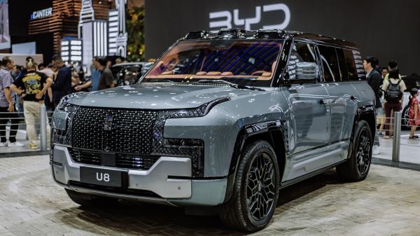 Какие автомобили попадают под налог на роскошь в 2025 году: список премиальных машин и дорогих моделей авто, облагающихся повышающим коэффициент от Минпромторга