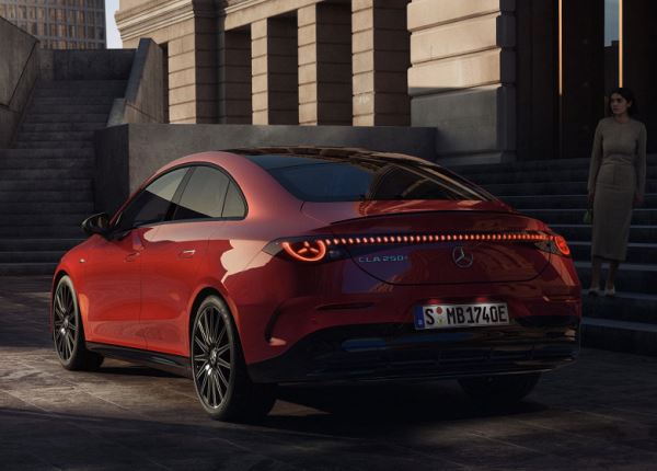 Mercedes-Benz будущего представили в России с мощностью 354 л.с.: новейший Mercedes-Benz CLA — первая модель с собственной операционной системой MB.OS