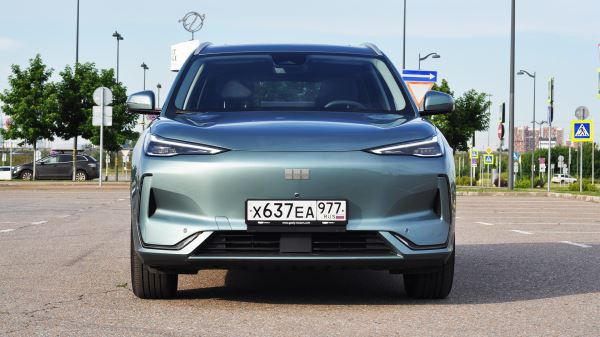 Не молния, но бодрит: подробный обзор и тест-драйв электрокроссовера Geely EX5