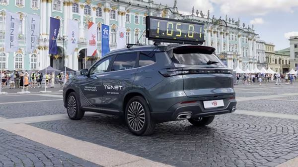 Этот кроссовер сейчас выпускают в России вместо Volkswagen Tiguan. Первые живые фото Tenet T8