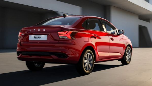 «Машина какая-то геморройная». Дилеры нелестно отзываются о Lada Iskra, а комплектующие для машины, как пишет «Русский автомобиль», взять неоткуда