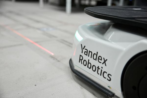 В «Яндекс Лавке» запустили первый роботизированный даркстор