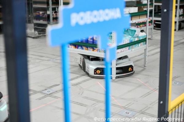 Яндекс Роботикс и Яндекс Лавка запустили первый роботизированный даркстор