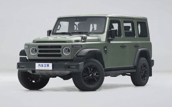 Гарантия 5 лет, полный привод, мощный мотор, 8-ступенчатый «автомат» — всего 2,95 млн рублей. «Китайский УАЗ» BAW 212 не подорожает в России, если покупатели готовы подождать