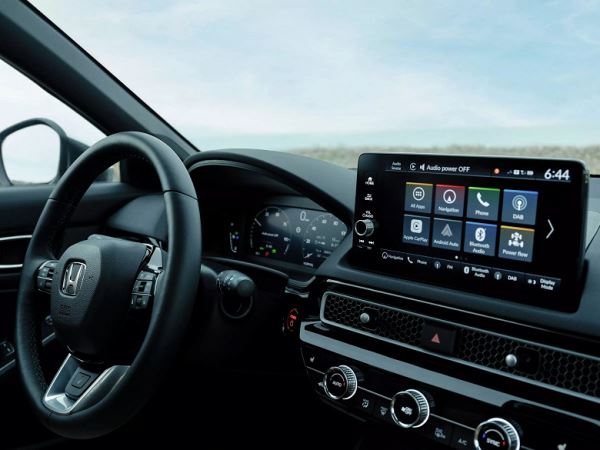 Представлен Honda Civic 2026: минус противотуманные фары, плюс беспроводная зарядка для смартфона